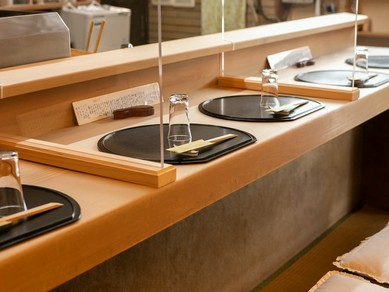 落ち着いた大人の雰囲気で二人の時間を