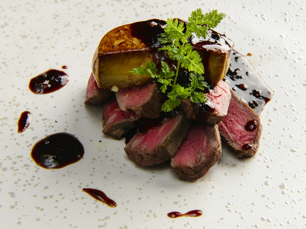 牛フィレのグリエ　ロッシーニ風