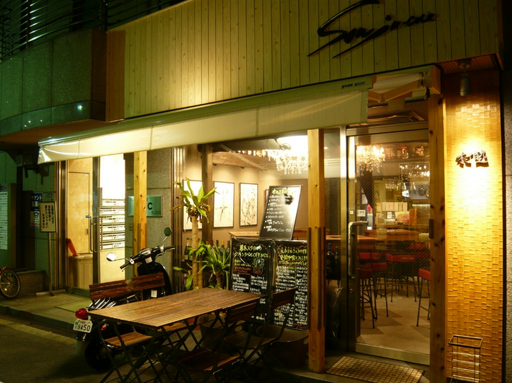 四ツ橋駅から徒歩2分というアクセスの良さ