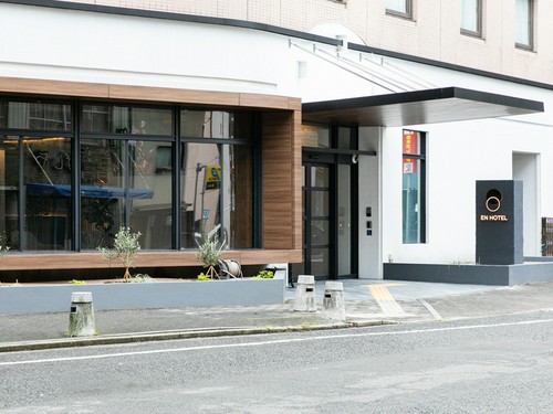 EN HOTEL Hiroshimaの1階に併設されている【からたちの花】