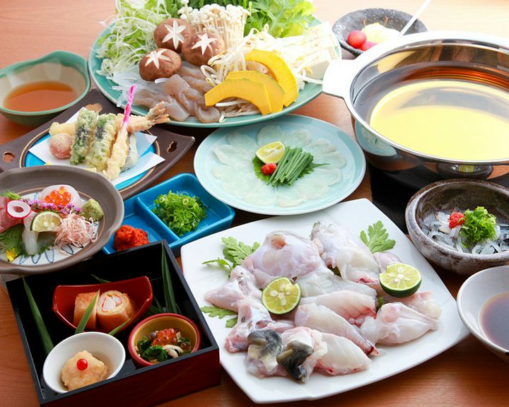 さまざまな調理法で旨みを増したフグを満喫!『てっちりコース』