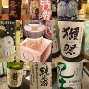 徳島の地酒を中心に全国各地の日本酒をご用意！！その他果実酒や焼酎、サワー類もいろいろあります！