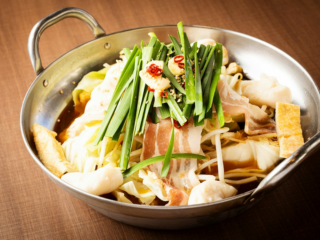 女性に人気の鍋メニュー。4種の味付けから選べる『もつ鍋』