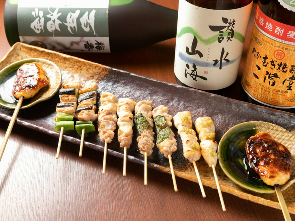 香川の地鶏などの国産鶏を、熟練の職人が焼き上げる『おまかせ焼鳥盛り合わせ』