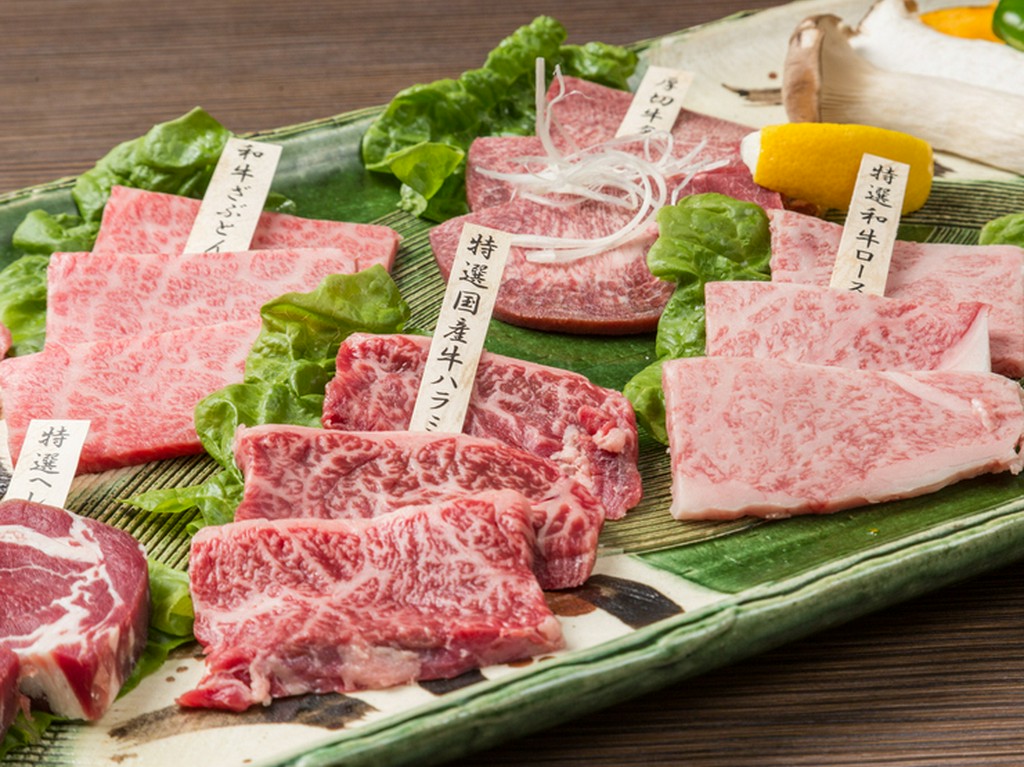 厳選された上質な和牛を満喫できる、豪華肉盛り『特上和牛ハーフ7点盛り』