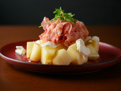 デザートにもぴったり『生ハムとリンゴ、クリームチーズwithハチミツ』