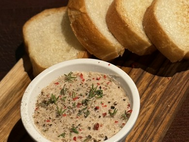 デザートにもぴったり『生ハムとリンゴ、クリームチーズwithハチミツ』