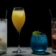 近年、お酒が飲めないけど「雰囲気」を味わいたいという方々が増えてきていますので、ノンアルコールのカクテルもご用意しております。
気分だけでも「ほろ酔い」してみてください。