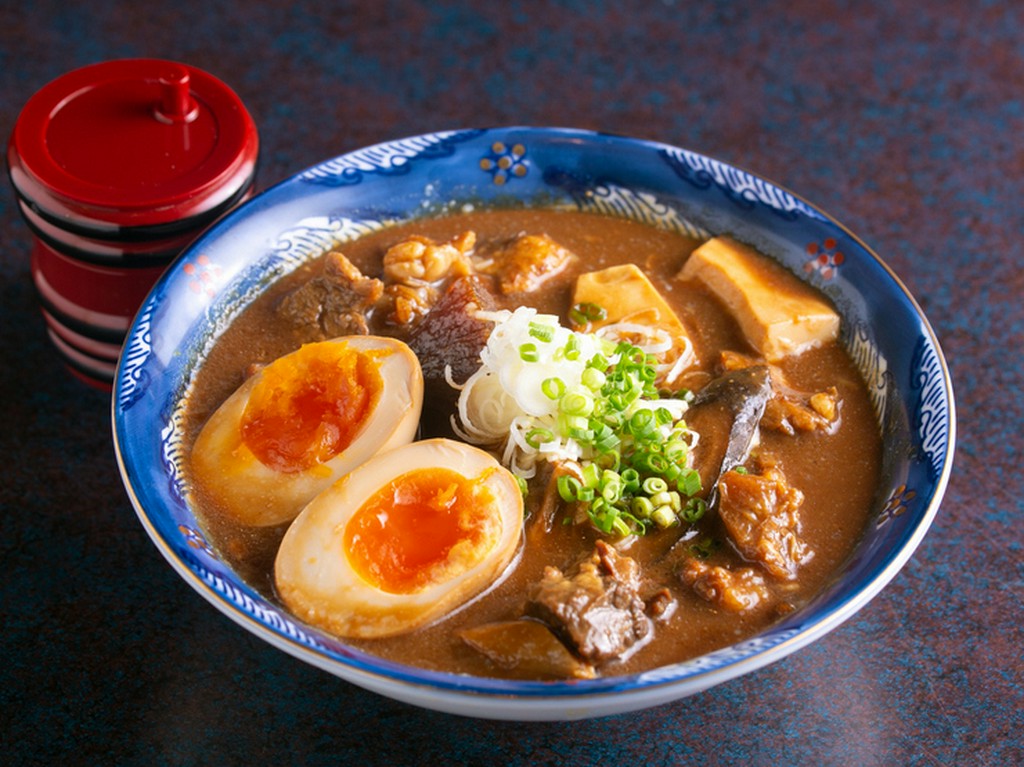 味噌の深い味わいが絶品の『牛すじ煮込み』