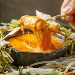 ブランド豚の旨みを味わう『霧島山麓豚のスチームフォンデュ～韓国風ピリ辛チーズソース～』※写真は3人前