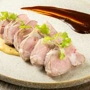 上質なヤマトポークフィレ肉の柔らかさと八丁味噌の芳醇な風味を味わっていただける一品です。