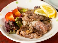 肉の旨みをしっかりと味わうことができる『和牛こうねの網焼き』