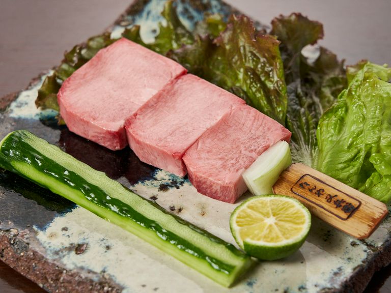 熟成タンは当店発。鮮度抜群で柔らかくとろける旨味の『牛タン』