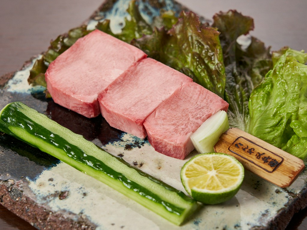 熟成タンは当店発。鮮度抜群で柔らかくとろける旨味の『牛タン』