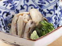 新鮮な肝をボイルしております。こりこりの触感とレバーの柔らかな旨さ。