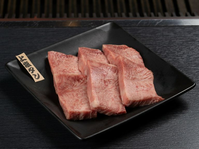 儲け度外視で提供してくれる、分厚く新鮮な『上塩タン』