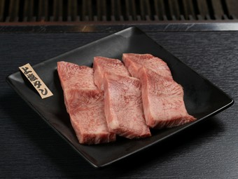 儲け度外視で提供してくれる、分厚く新鮮な『上塩タン』