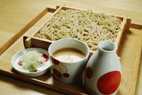 まろやかでコクのある風味の自家製ごまだれは、蕎麦にしっくりと合う、砥喜和ならではの味。
ぜひ一度お試しください。
