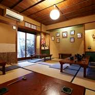 歓送迎会・同窓会・飲み会は神楽坂でお馴染み兵庫横丁入口の黒板塀の古民家のお座敷で、皆さんで鍋コース＆飲み放題で美味しく楽しいご宴会を！個室での３名からのプチ宴会から２０名前後の広間貸切宴会まで！