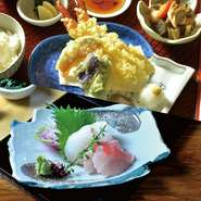 お刺身と天麩羅が楽しめる特別御膳になります。三浦より直送鮮魚と旬の天麩羅をお楽しみください。
～内容～
・三浦直送のお刺身
・旬の天麩羅
・おばんざい小鉢一品
・京漬物
・白味噌おみおつけ