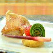 ※受付人数は2～6名様です。
※ディナーはサービス料10％を頂戴致します。（昼は消費税のみ）
※3日前の15時までにご予約ください。
※メニューは仕入状況等により変更となる場合がございます。予めご了承ください。