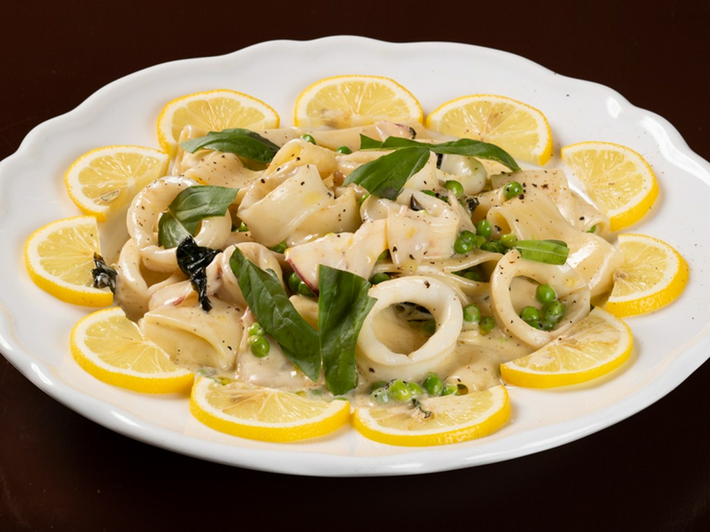 地中海の風を感じる爽やかさ。『剣先イカとイタリア産ピッゼリーニのレモンクリーム』