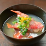 各産地よりその時季に美味しい旬素材で誂える逸品料理を会席コースで存分にご堪能下さい。