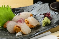 ふたつの贅沢を一度に食す『鯛うに巻き造り』