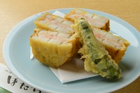 見た目でも食感でも楽しませる『海老とれんこんはさみ揚げ』