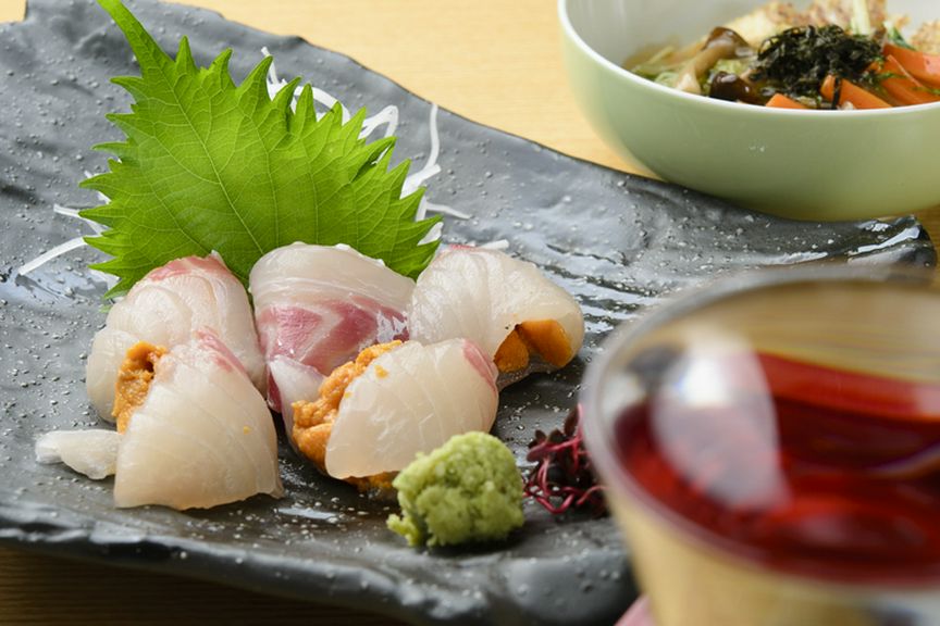 旬の逸品にぴったりの季節の地酒も用意