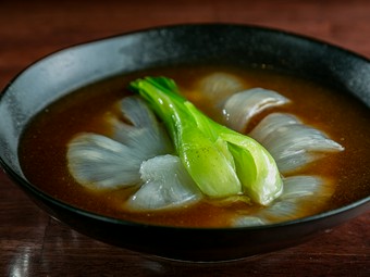 フカヒレの姿煮込み