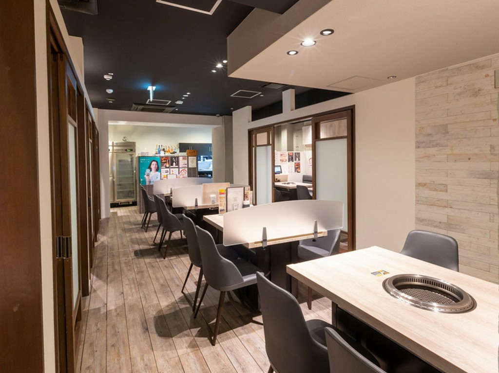 店内テーブル席