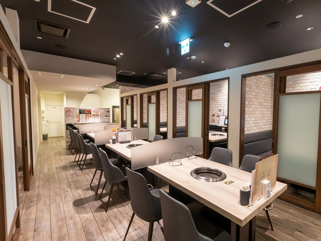 店内テーブル席