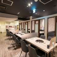 店内テーブル席