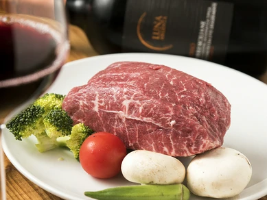 200グラム以上から自由にオーダーできる赤身肉『国産牛ランプの塊』