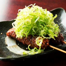 これぞ名古屋名物、みその甘味が決め手の『元祖みそ串かつ』