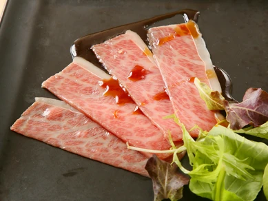 和牛炙り刺し