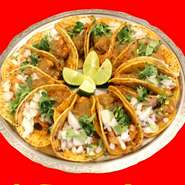 3種の味からチョイス
・アドバダ　Adobada　フルーティー＆スパイシー
・ティンガ　Tinga　スモーキー＆クリーミー
・バルバコア　Barbacoa　トマト＆マスタード
