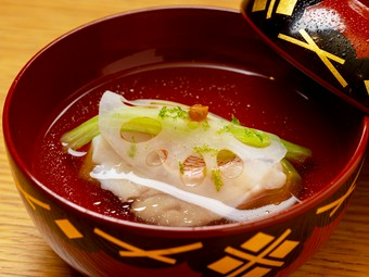 厳選素材を使用した「専用だし」でいただく『お椀』