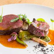 イタリア料理の魅力を生かしつつ、様々なジャンルのエッセンスを取り入れた『trattoria LUPOオリジナルコース』をご提供。大切な人と、特別なお時間をお過ごしください。