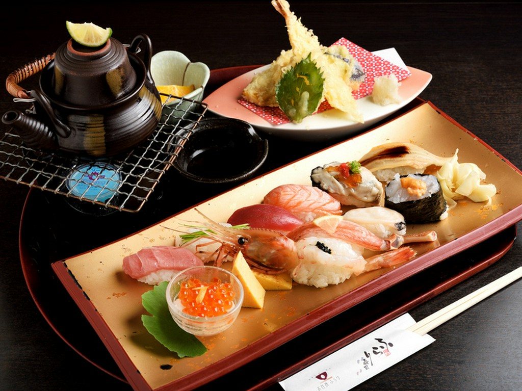 四季折々の鮮魚と海鮮を味わう『極握りセット』