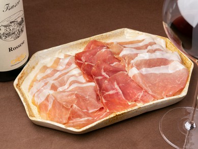 特別な記念日にこだわりの料理とワインを