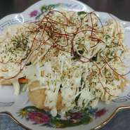 本来のエビマヨは炒め物。海老をカリカリに揚げてマヨネーズでコーティングする方法は平成になってから日本で生まれました。和製中華です。