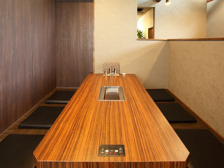 仕切りを取り払えばさまざまな人数に対応できます