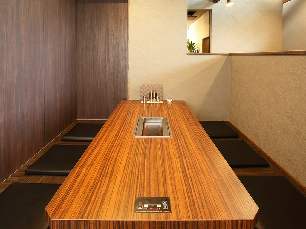 仕切りを取り払えばさまざまな人数に対応できます