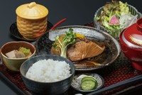 「兵庫県産の健康野菜でゆったり和ランチ。」ハーバーランドの眺望をバックに産直野菜と発酵料理を摂り入れた身体に優しい毎日ご飯をお愉しみください。