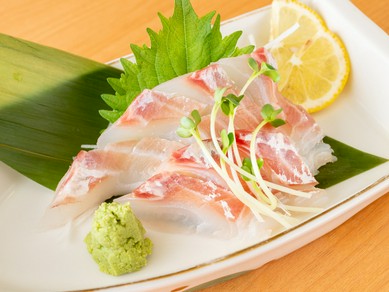 鮮度も味も抜群、長崎県松浦港直送『鯛のお造り』