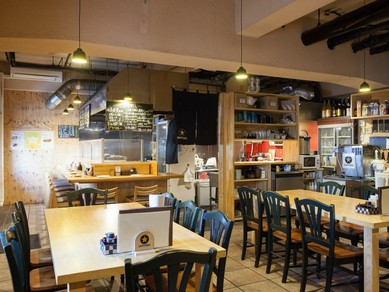 明るい雰囲気の中ゆったりと過ごす