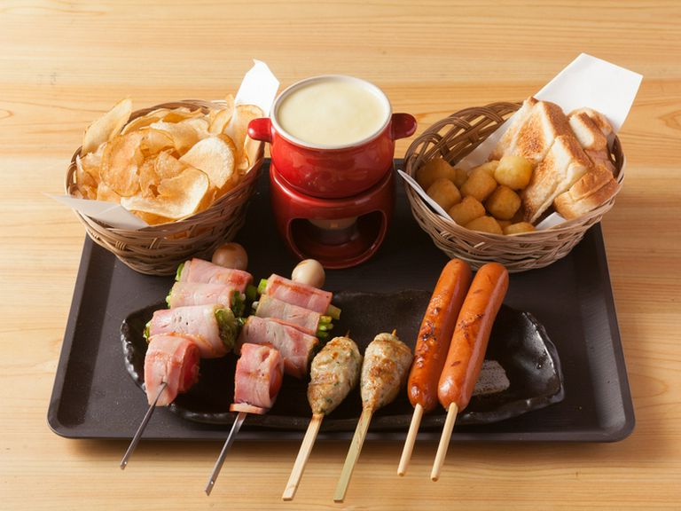 楽しみ方自由自在！　お酒のお供にぴったりな『チーズフォンデュセット』