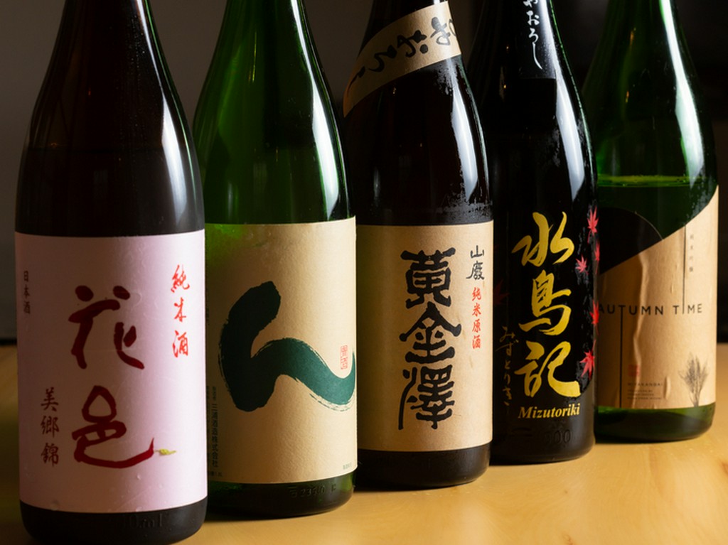 人気にこだわらず集めた手ごろでおいしい日本酒が楽しめる